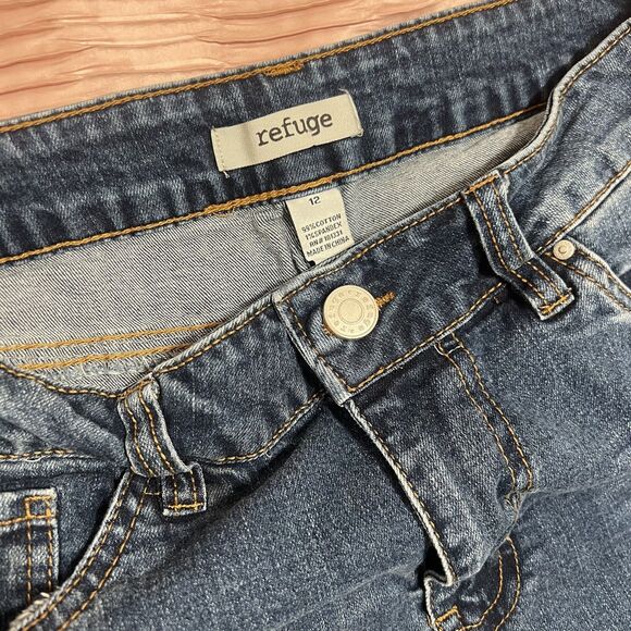 Refugee Size 12 Jeans Blue Distressed Cropped - Picture 3 of 6